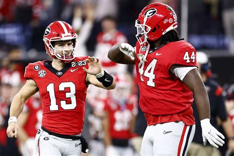 Georgia Bulldogs repeat as college football's national champion ...