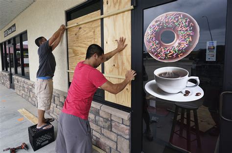 Hurricane Laura path, tracker: Storm's leftovers move east, leaving a disaster in Louisiana ...