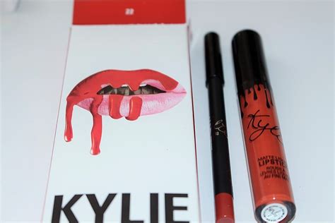 22 Kylie Lip Kit Review & Swatch - ReallyRee