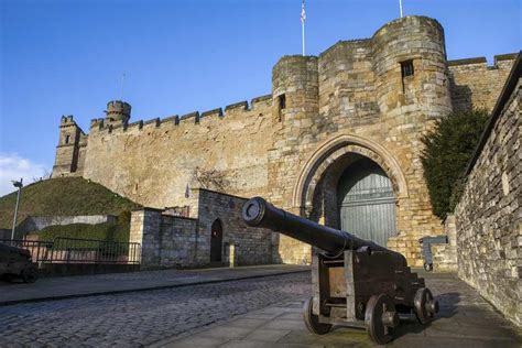 Best Castles in Lincolnshire - Historic European Castles