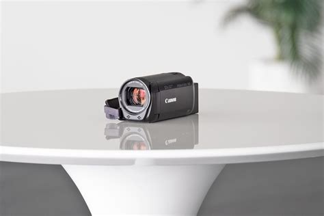 Canon VIXIA HF R800 Camcorder Review: Modest Price, Average Video