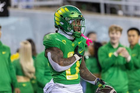 Oregon football running back Bucky Irving declares for NFL draft ...