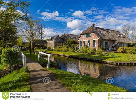 Typical Dutch Village Giethoorn in Netherlands Stock Photo - Image of flowers, home: 111909808