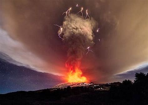 Pax on both houses: Mt. Etna Erupts, December 3, 2015