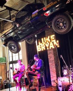 Luke Bryan's Downtown Concert, New Nashville Bar: Photos