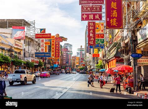 Street view of Chinatown in Bangkok, Thailand Stock Photo - Alamy