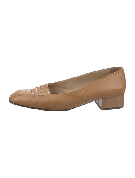 Bottega Veneta Leather - Neutrals Pumps, Shoes - BOT250856 | The RealReal