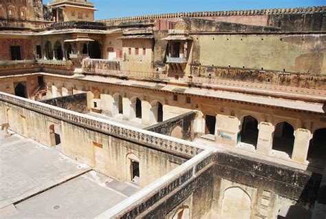 Inside the Walls of Amer Fort in Jaipur, Rajasthan - Nomadic Experiences