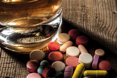 Dangers of Drug Mixing: Opiates and Alcohol | Willingway