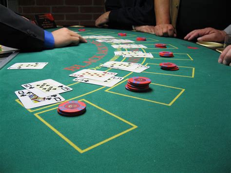 5 Best Portable Blackjack Tables 2024 (Must Have Blackjack Equipment) - California Beat