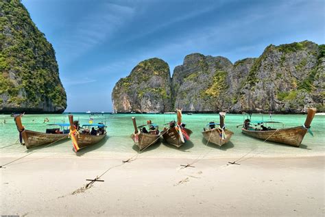 Maya Bay - Koh Phi Phi, Thailand photo on Sunsurfer