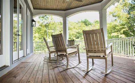 Porch vs Deck - Pros, Cons, Comparisons and Costs