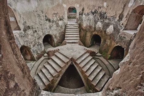 Sumur Gumuling, Taman Sari Water Castle in Yogyakarta, Indonesia. #sumurgumuling #tamansari # ...