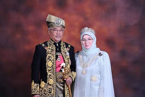 Ulang tahun perkahwinan diraja ke-37 Agong dan Raja Permaisuri hari ini ...