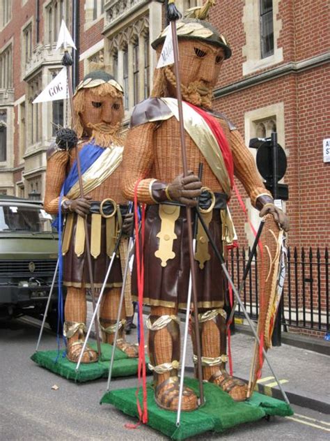 Living in England: Gog & Magog sculptures and walk