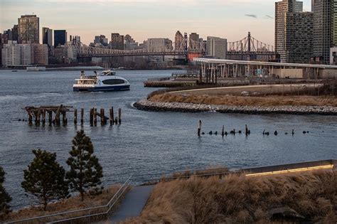 Manhattan Skyline From Queens: 19 Best NYC Views