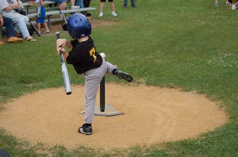 The kids all have their own batting technique. | Little league, League ...