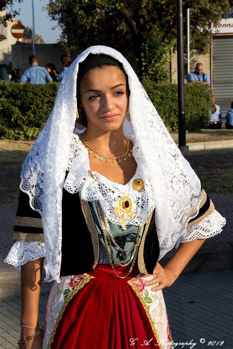 canon-2037-202 | Italian traditional dress, Italian outfits, Traditional outfits