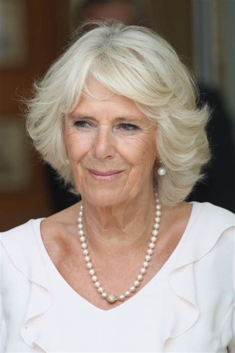 The Crown Camilla Parker Bowles sarà Emerald Fennel