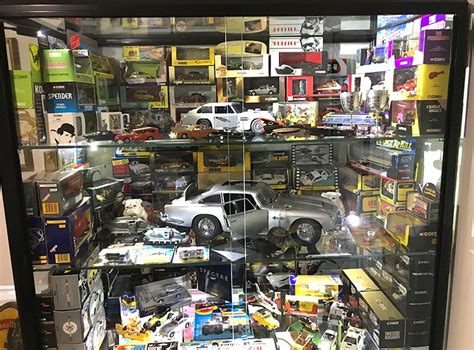 Discover the Perfect Diecast Model Car Display Case - Showfront Collectors