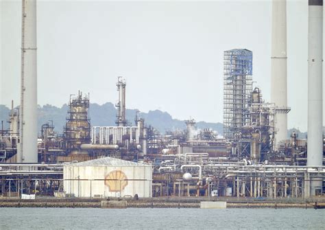 Singapore issues stop work order on fire-hit Bukom refinery unit, Singapore News - AsiaOne