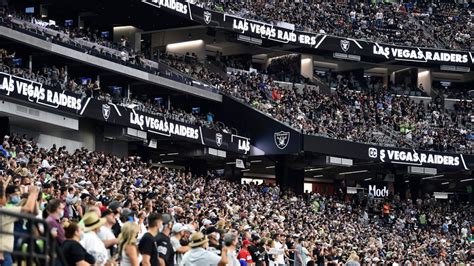 Las Vegas Raiders to Require COVID Vaccines for Fans at Home Games ...