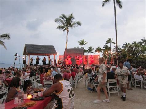 Island Breeze Luau at the King Kamehameha Hotel, Kailua-Kona - Menu, Prices & Restaurant Reviews ...