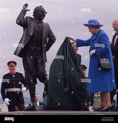 Eric Morecambe statue Stock Photo - Alamy