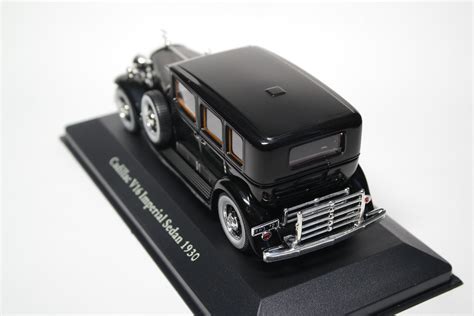 Al Capone's Cadillac V16 Imperial Sedan - Diecast Ukraine