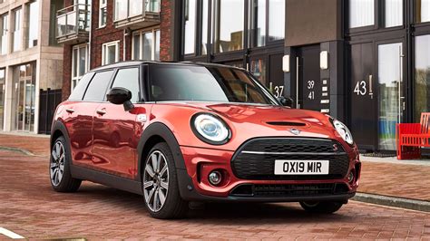 MINI Clubman Review & Prices 2023 | AutoTrader UK