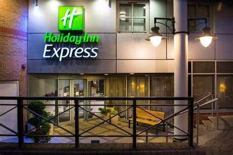 Holiday Inn Express London - Hammersmith (London): What to Know BEFORE ...