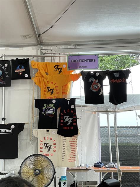 Foo fighters merch : r/Lollapalooza