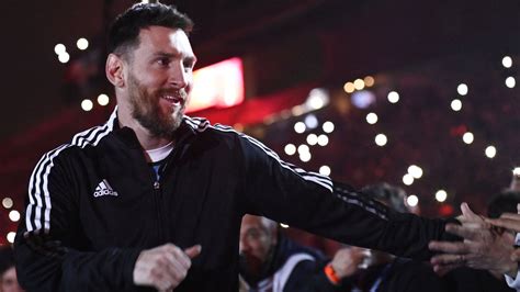 Watch: Lionel Messi evades serious car crash in Miami after jumping red ...