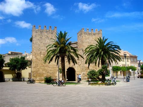 Breathtakingly stunning old town of Alcúdia