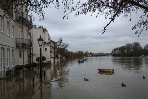 Thames flooding: Fresh flood alerts issued after parts of London ...