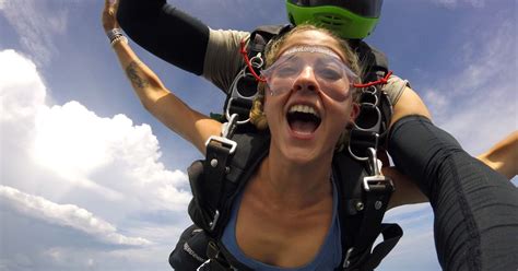 9 Best Places To Skydive Near NYC - Secret NYC