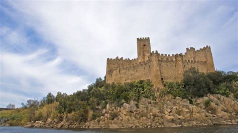 Almourol Castle, Portugal | History & Interior - ANIMESONNET