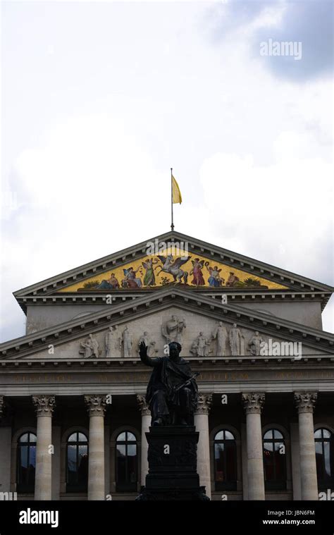 Staatsoper munich hi-res stock photography and images - Alamy