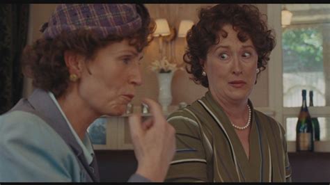 Meryl Streep in "Julie & Julia" - Meryl Streep Image (27860888) - Fanpop