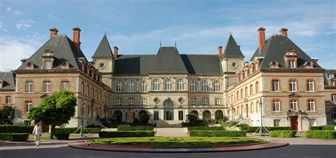 Cite Universitaire -- Universite de Paris, Maison Internationale (sort of like a student union ...