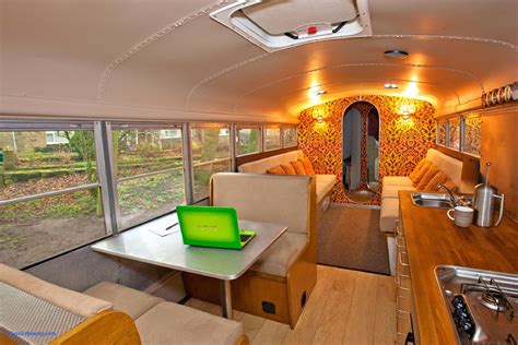 Sublime 35 Extraordinary Small School Bus RV Conversion Ideas https ...