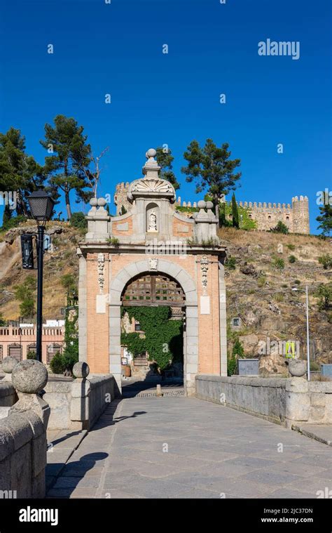 The Alcantara bridge. Toledo, Spain Stock Photo - Alamy