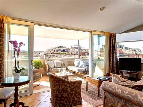 Top 20 Hotel Rooms with Balcony or Private Terrace in Rome