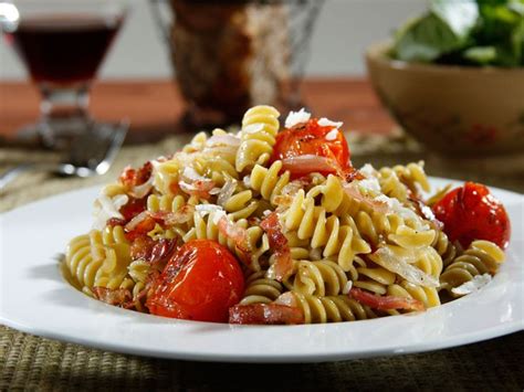 Barilla® Veggie Rotini with Cherry Tomatoes, Caramelized Red Onions & Pancetta | Barilla recipes ...