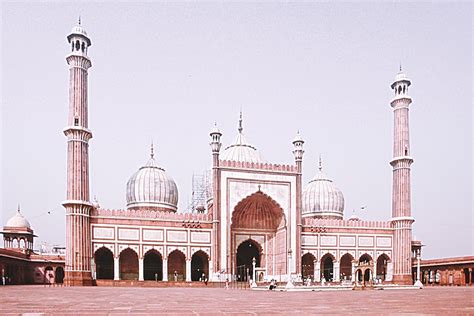 Jama Masjid Delhi - History, Architecture, Timings, Entry Fee