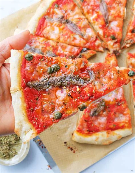 Anchovy Pizza {video recipe} - The clever meal
