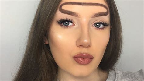 Halo Brows Are the Strange New Brow Trend on Instagram | Allure