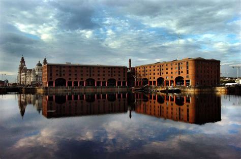 Liverpool's iconic Albert Dock through the years - Liverpool Echo