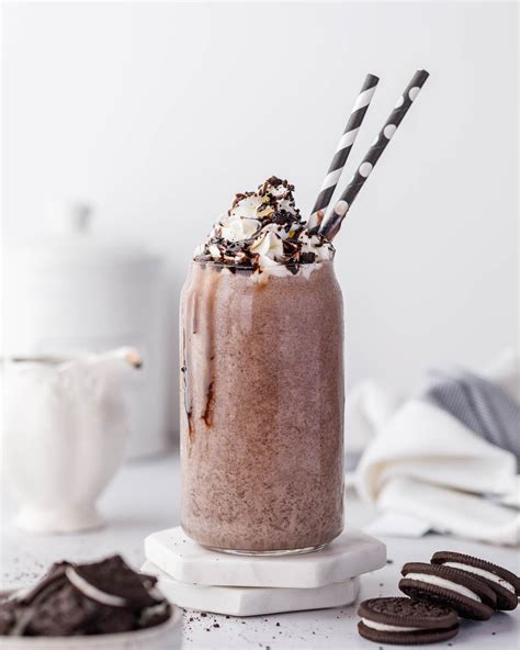 Best OREO Milkshake recipe without Ice Cream - Sweet Fix Baker