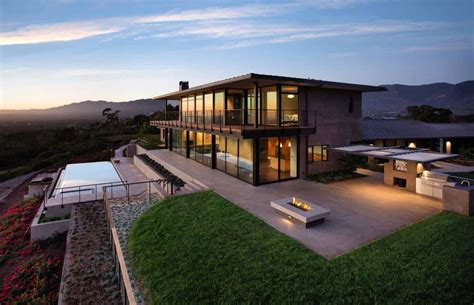 Contemporary hilltop home in California gets brilliant overhaul